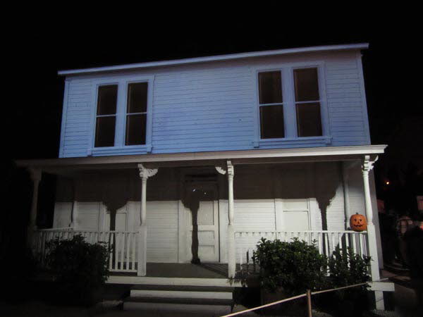 2014_1028_HHN_Halloween02