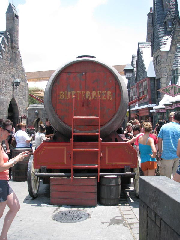 2010_06_Potter_Butterbeer1