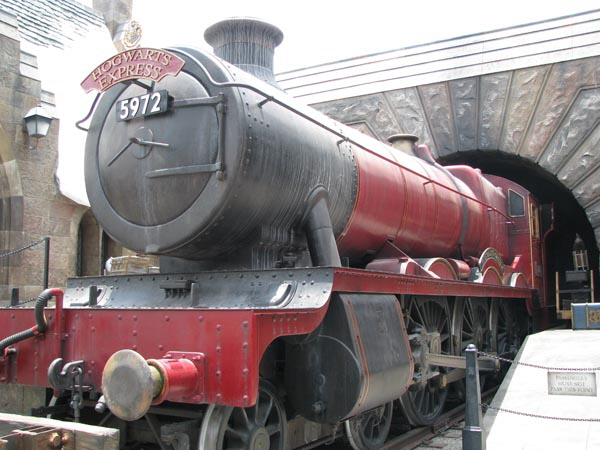 2010_06_Potter_HogwartsExpress2