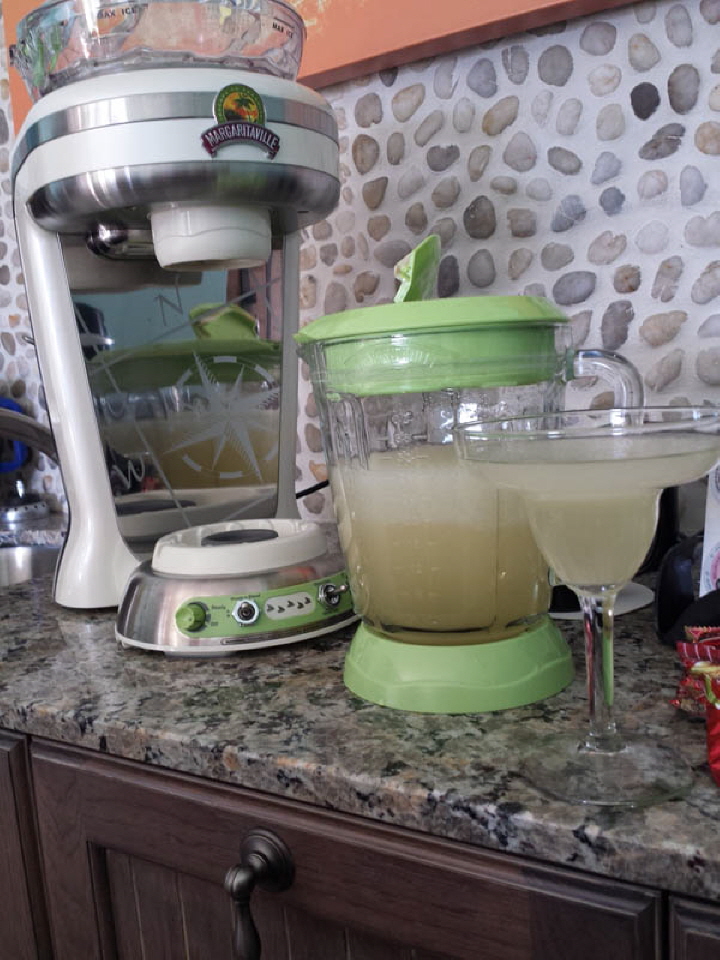 2015_MargaritavilleIsland_machine2