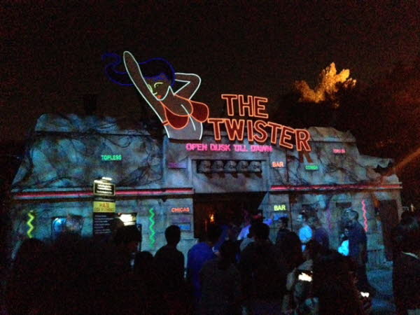 USH_HHN2014_DuskTilDawn